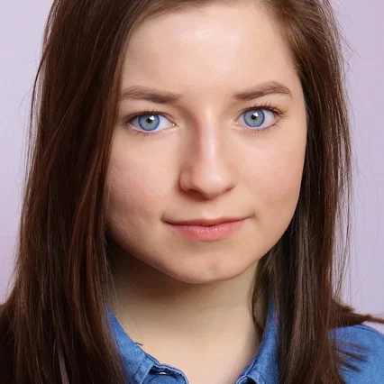  Hazel Doupe