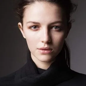 Photo star : Ella Hunt