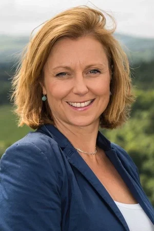  Angela Grovey photo