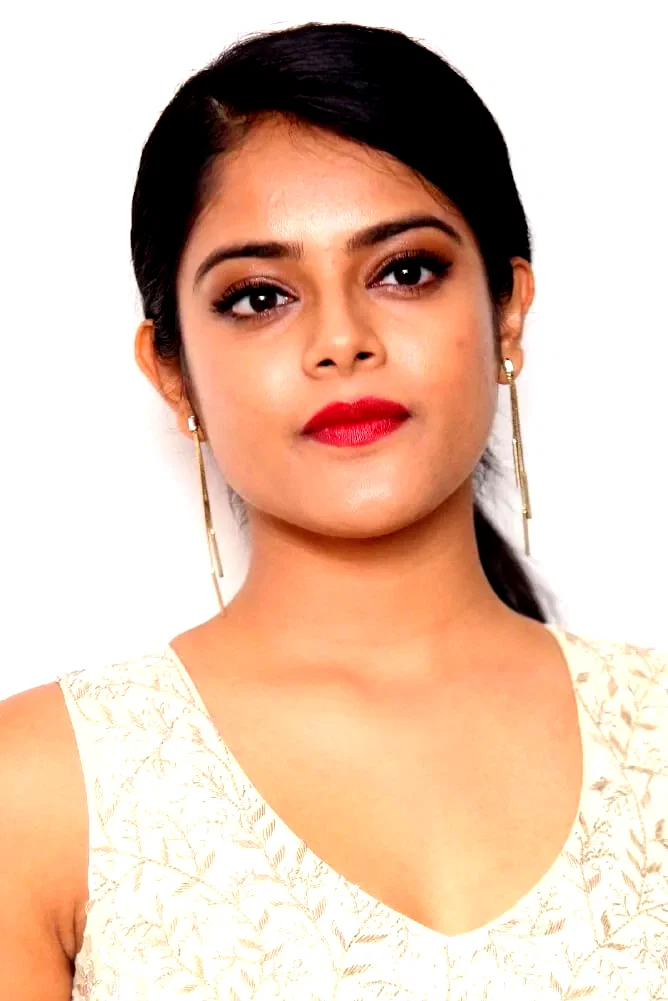  Riddhi Kumar