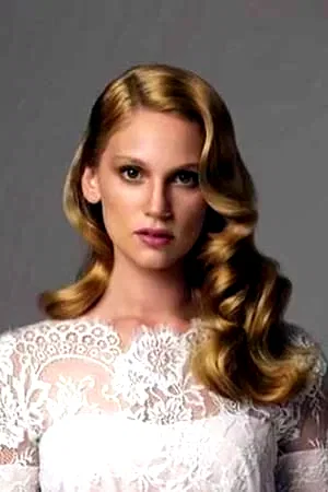  Farah Zeynep Abdullah