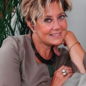 Photo star :  Tilbe Saran