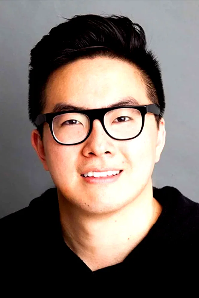  Bowen Yang