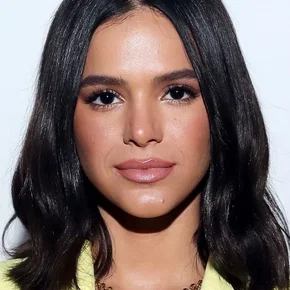 Photo star :  Bruna Marquezine