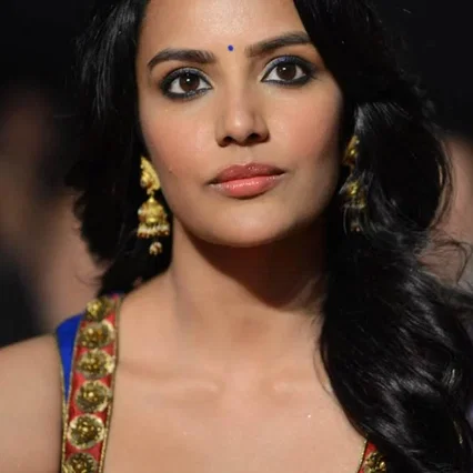  Priya Anand