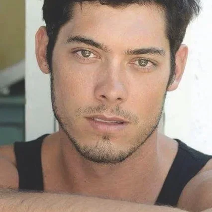  Matt William Knowles