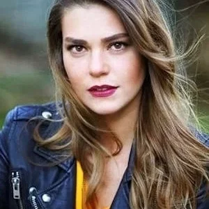  Aslı Enver