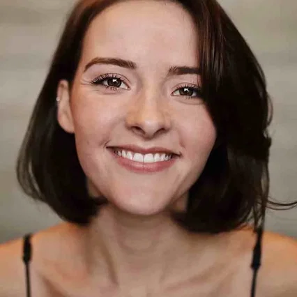  Olivia Morris