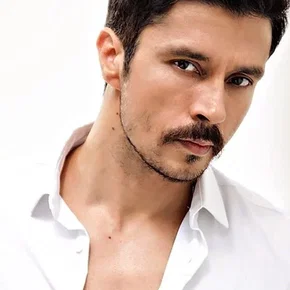 Photo star :  Darshan Kumaar