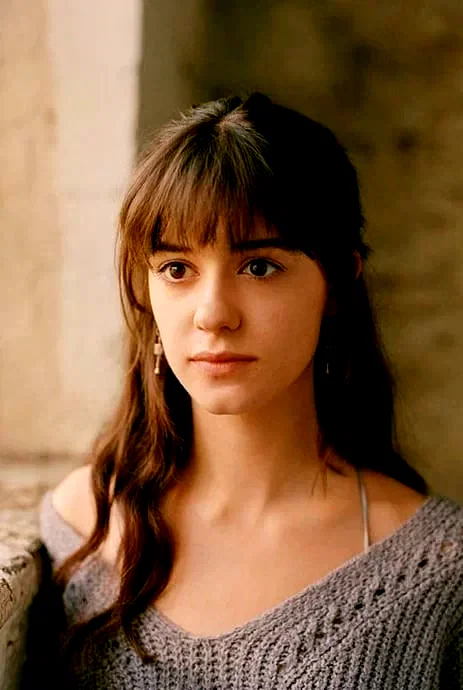  Daisy Edgar-Jones