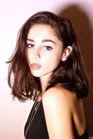  Samia Finnerty photo