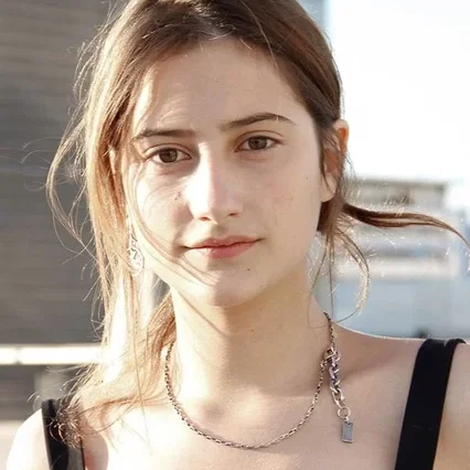 Lola Creton