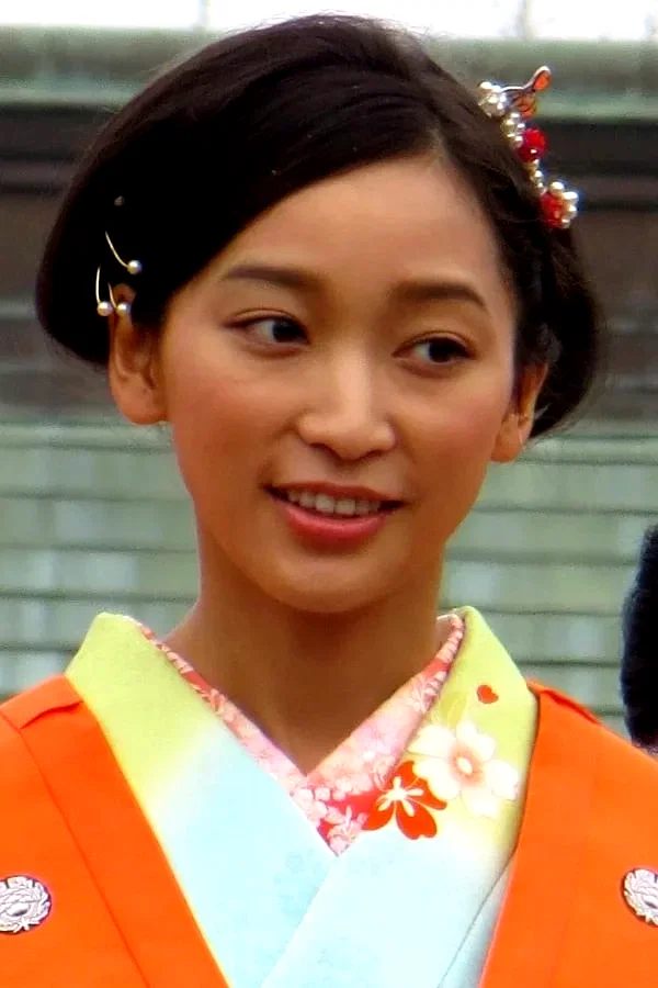  Anne Watanabe