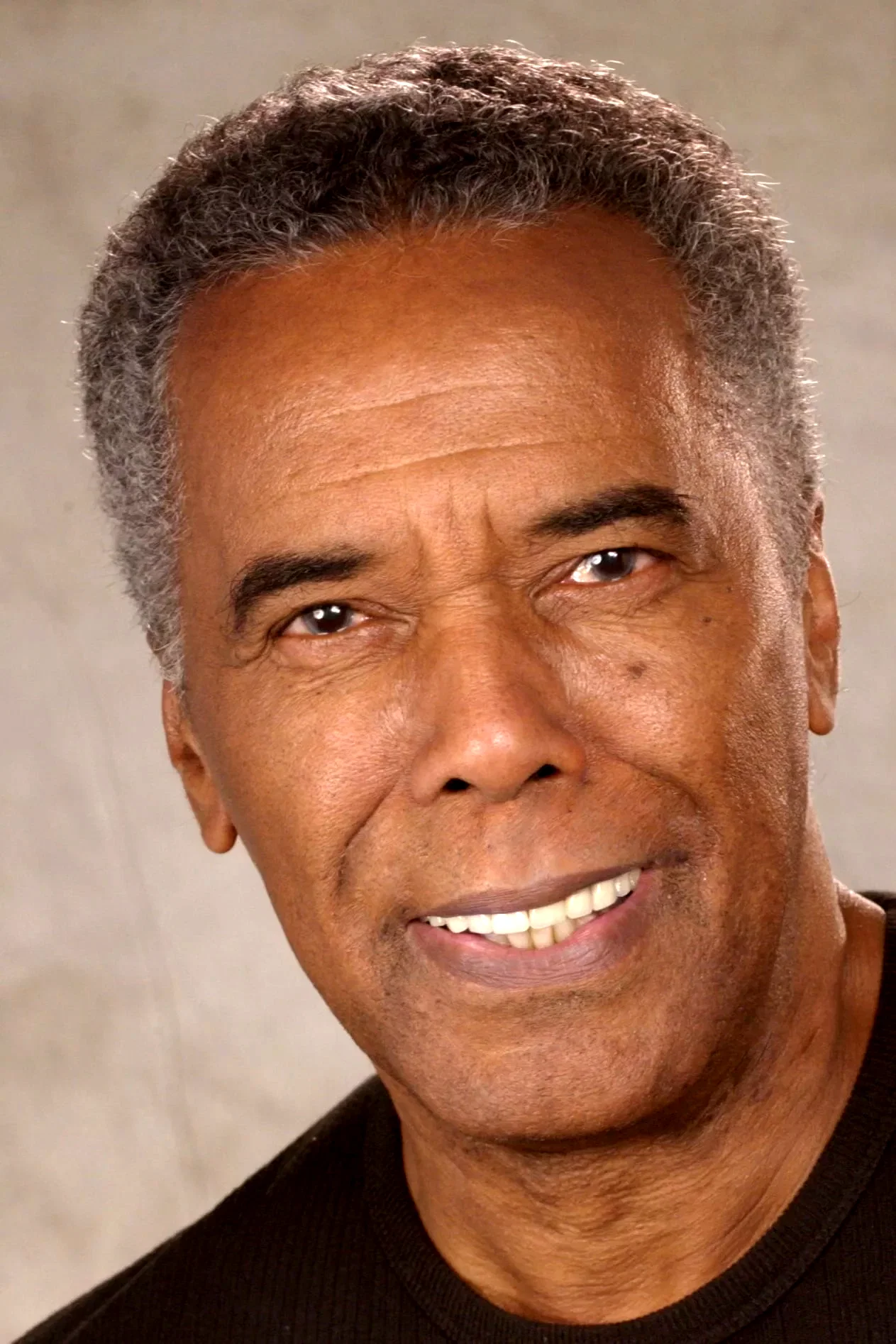  Robert Hooks