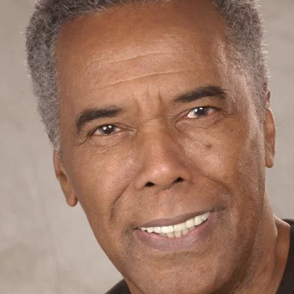  Robert Hooks