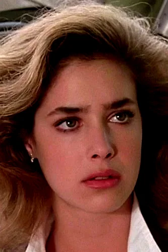  Claudia Wells