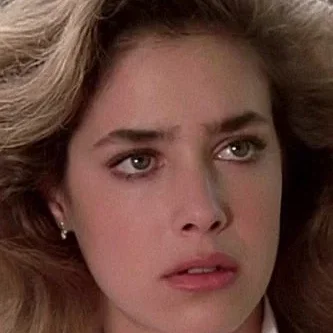  Claudia Wells