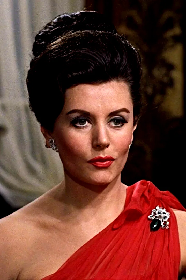  Eunice Gayson