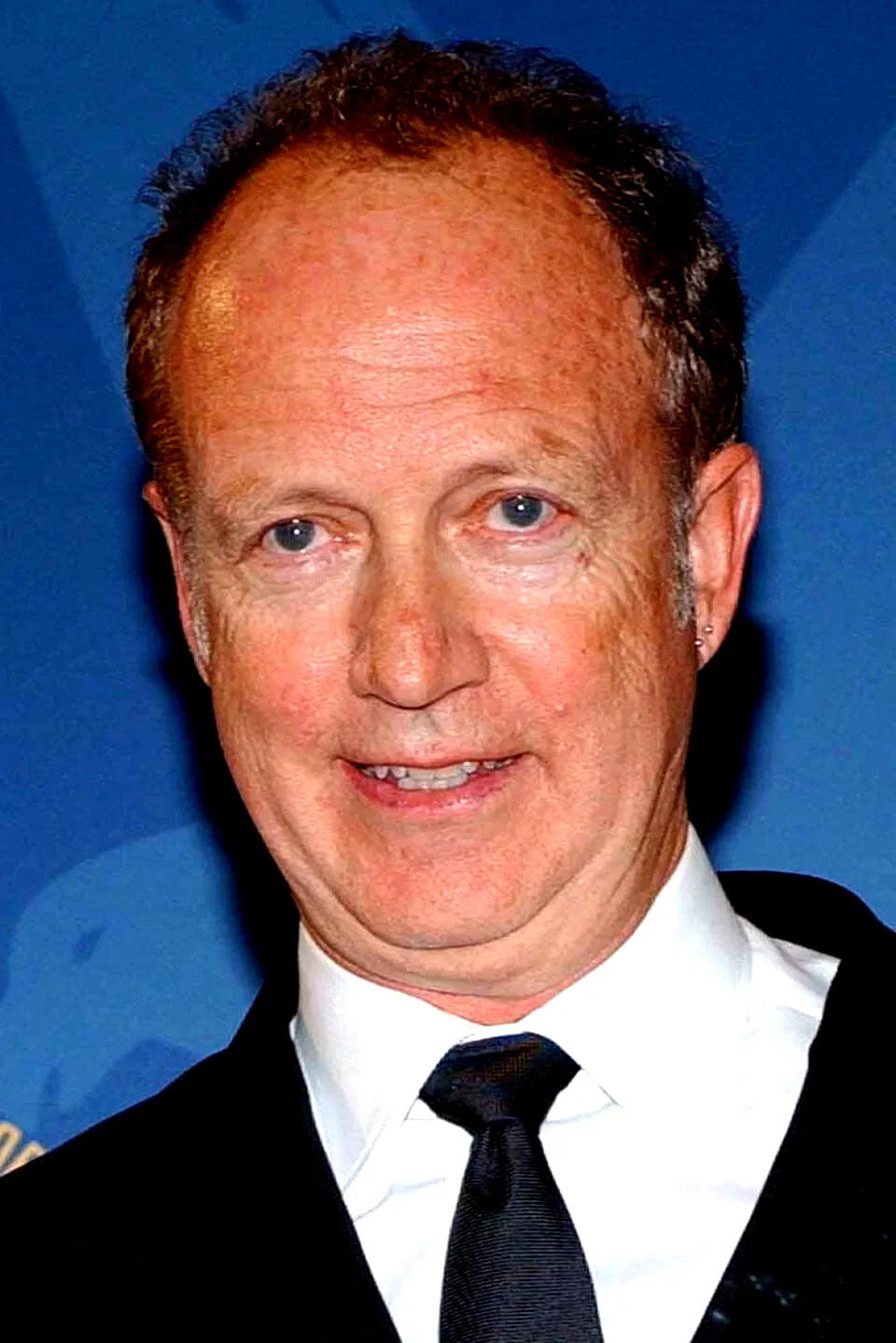  Stuart Gillard