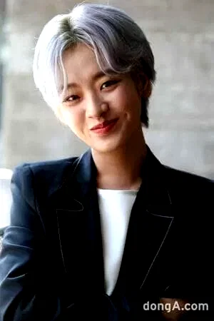  Lee Joo-young