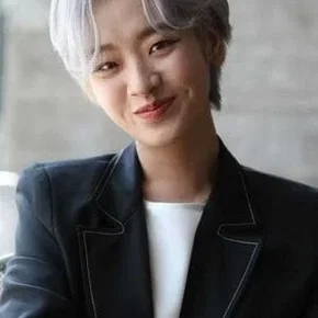 Photo star :  Lee Joo-young
