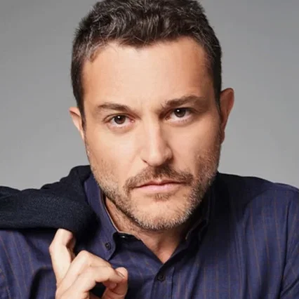  Yorgos Karamihos