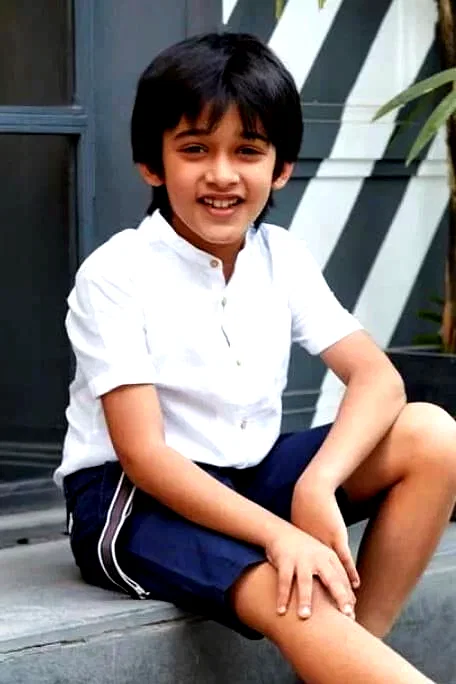  Ronit Kamra