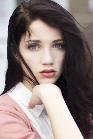  Emily Rudd photo