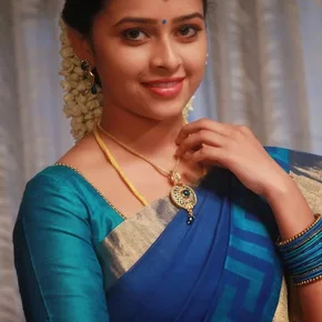 Photo star :  Sri Divya