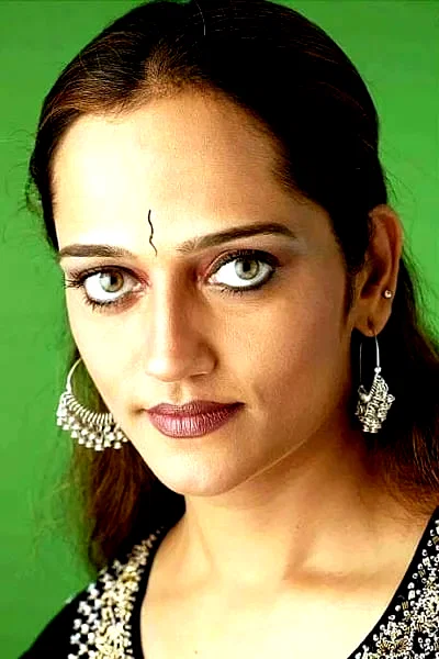  Chithra Iyer
