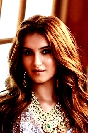  Tara Sutaria