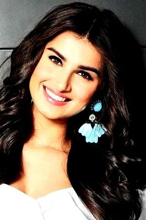  Tara Sutaria