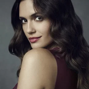 Photo star : Torrey DeVitto