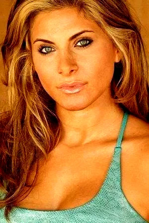  Marisa Saks