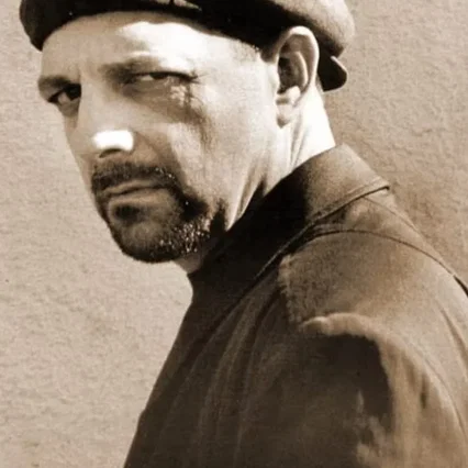  Gene Wolande