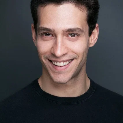  Ekin Koç