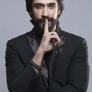  Ali Rehman Khan