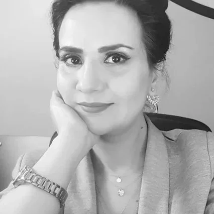  Munazzah Arif