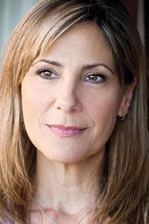 Zoe Carides photo