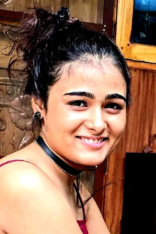  Shalini Pandey