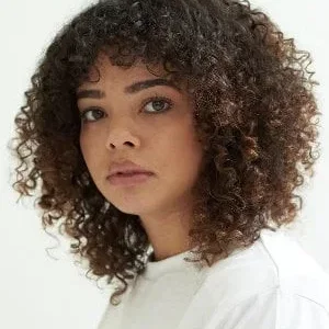  Lydia West