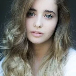 Photo star : Holly Earl