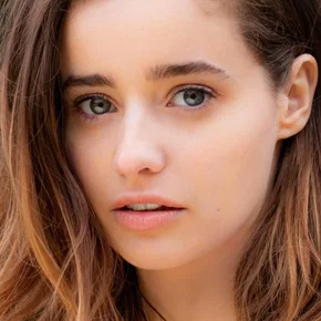 Photo star : Holly Earl