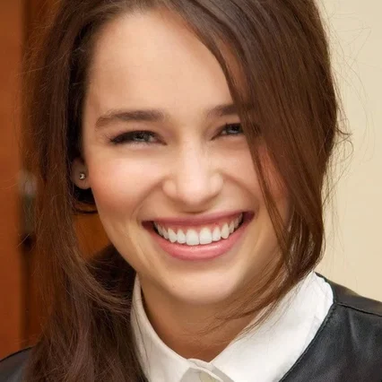 Holly Earl