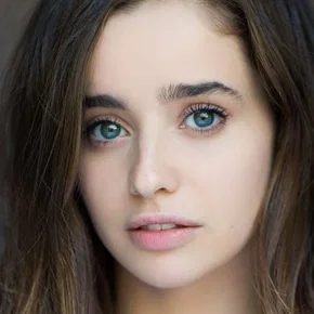 Photo star : Holly Earl