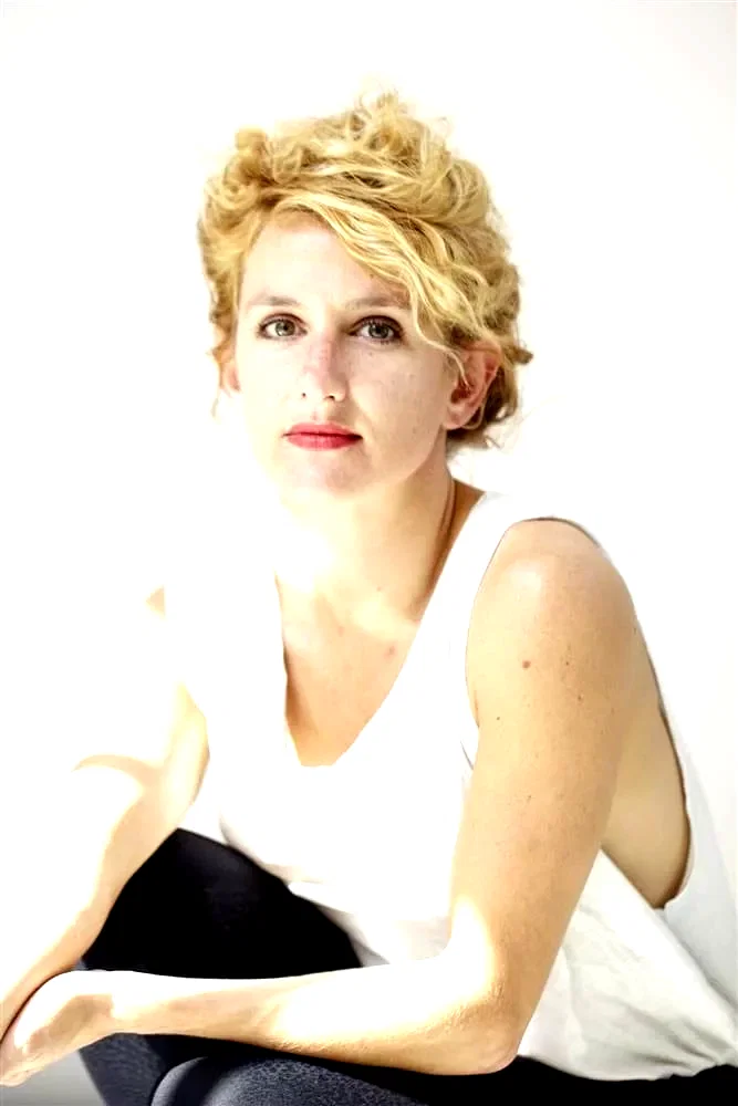  Antonia Buresi
