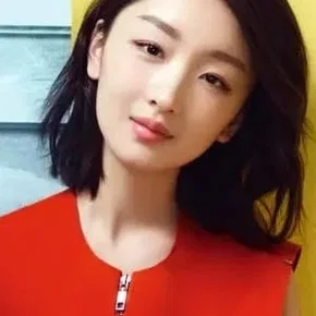 Photo star :  Zhou Dongyu