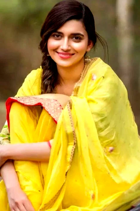  Nimrat Khaira