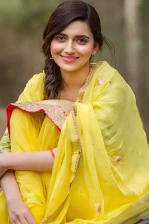  Nimrat Khaira photo