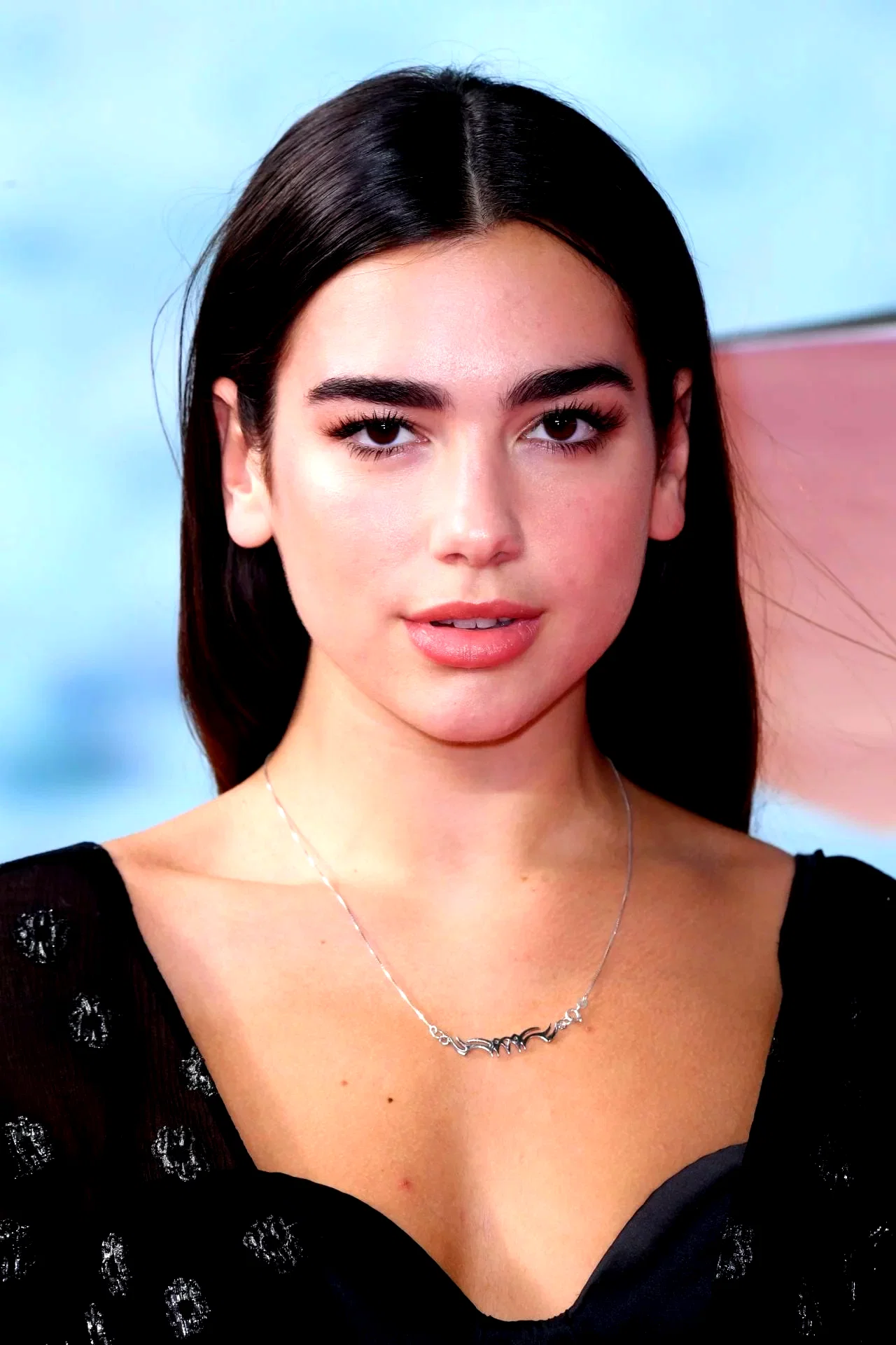  Dua Lipa